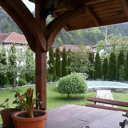 Ferienhaus The Mother In Law House Tschepelare